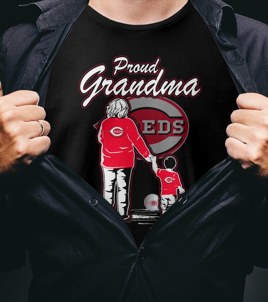 Proud Grandma Cincinnati Reds Family Baseball Fans T-Shirt