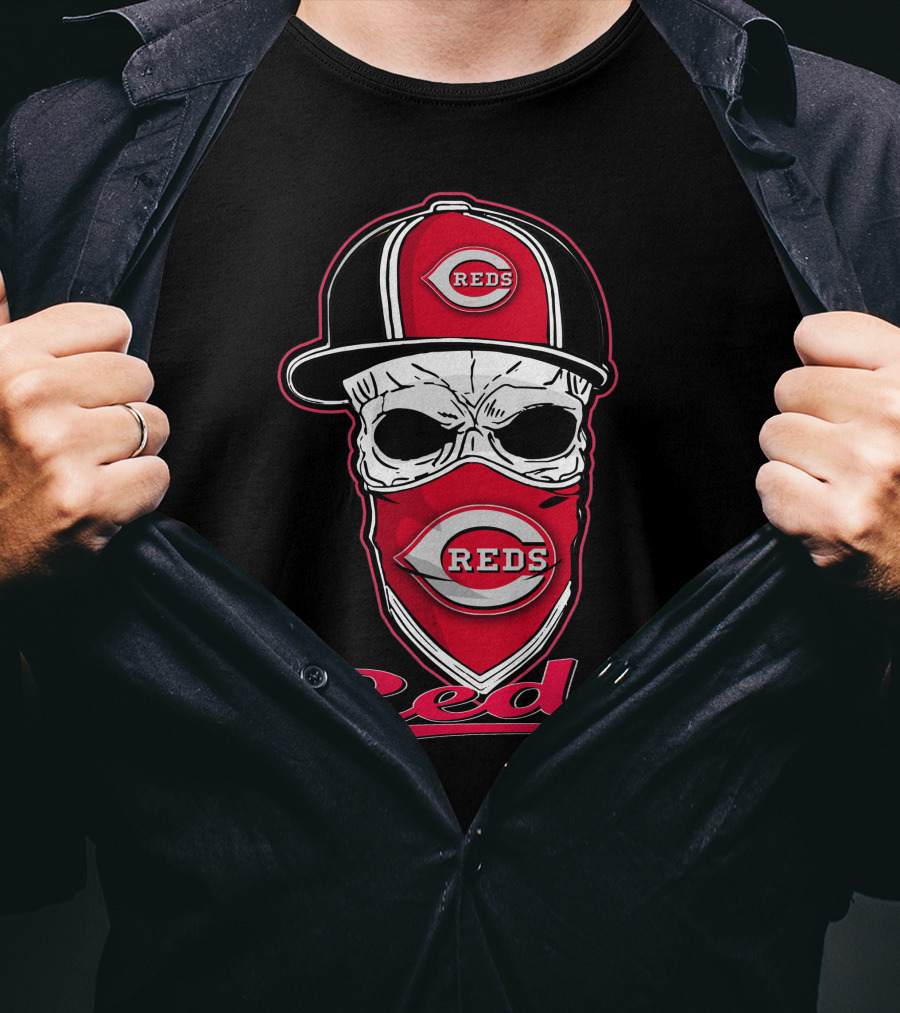 Reds Skull Hat Cincinnati Reds T-Shirt