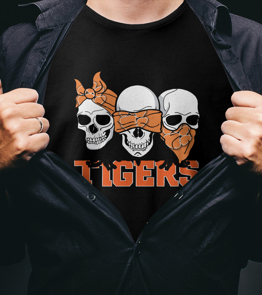 3 Skull Tigers Orange Bandanas T-Shirt