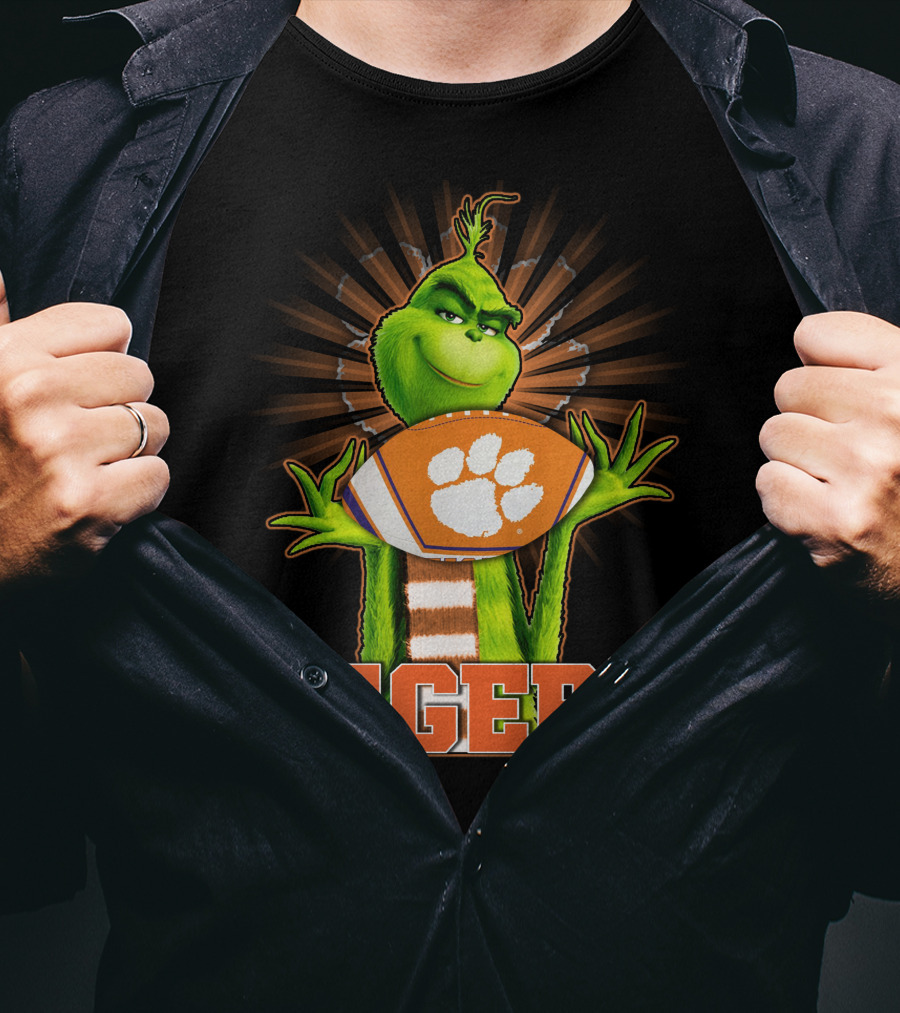 Grinch Holding Clemson Tigers Football T-Shirt