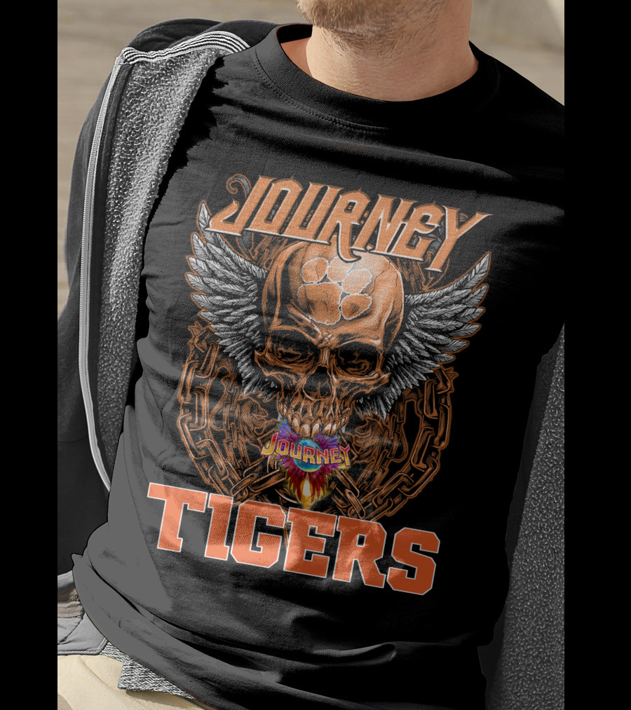Journey Tigers Skull Wings Chain T-Shirt
