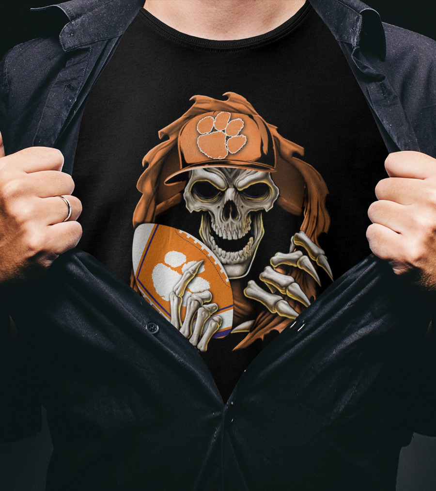 Skullbong Clemson Tigers Skeleton In Hat Holding Football T-Shirt