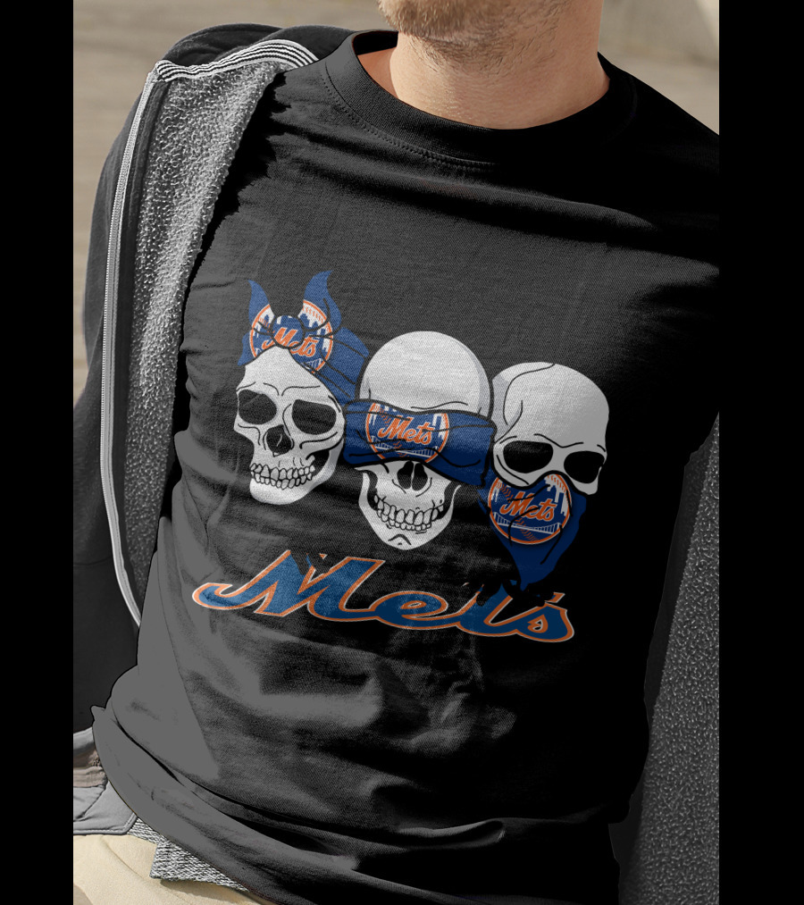 3 Skulls Mets Logo Bandanas T-Shirt