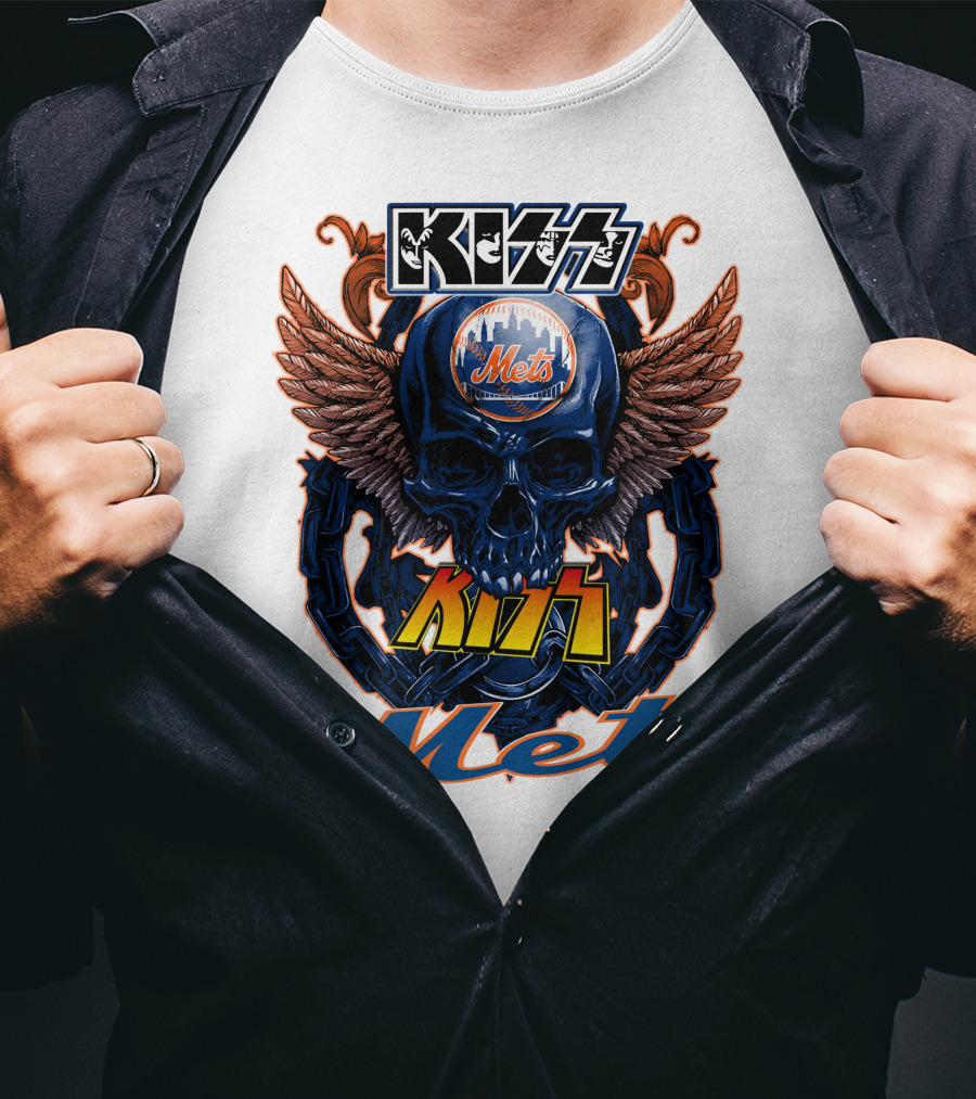 Kiss Mets Skull With Wings And Chain T-Shirt