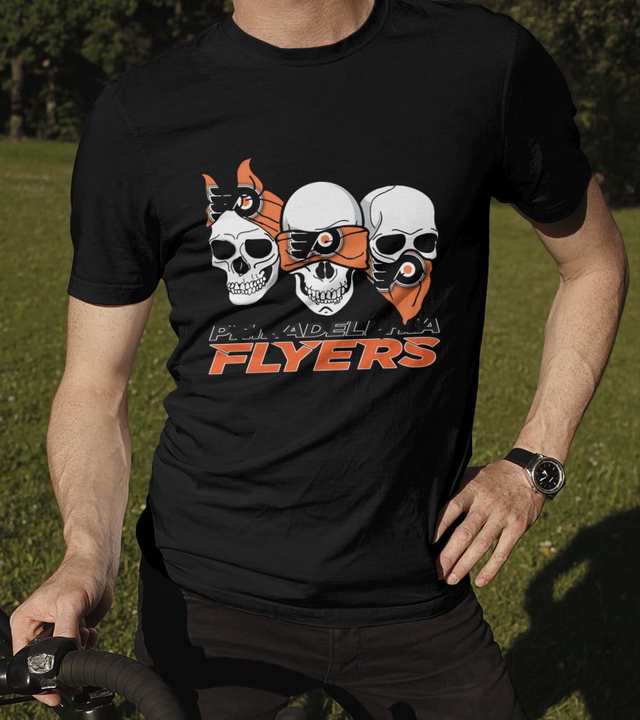 Philadelphia Flyers Three Skull Bandana Motif T-Shirt