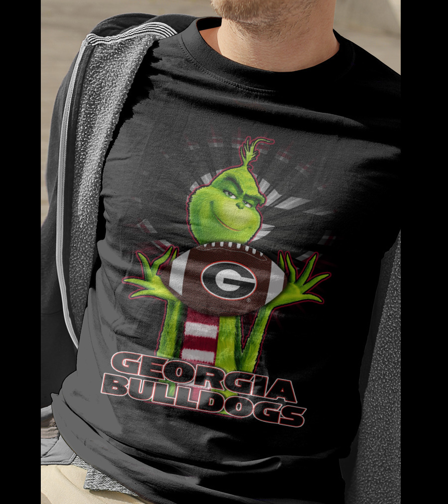 Grinch Holding Georgia Bulldogs Football T-Shirt