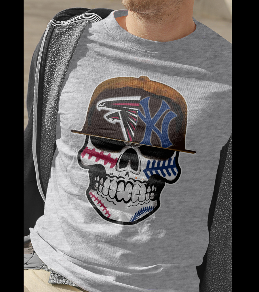 Atlanta Falcons New York Yankees Skull Baseball Football Fusion T-Shirt