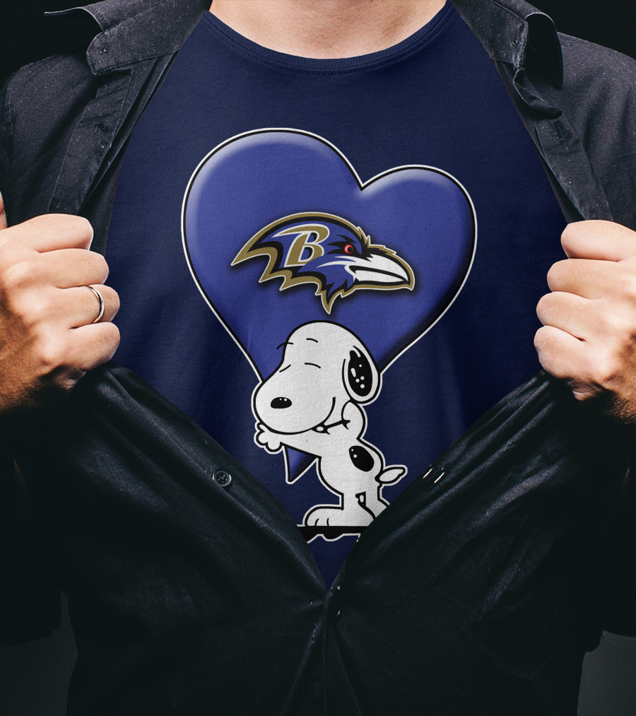 Snp V1 Baltimore Ravens Heart And Snoopy Hug T-Shirt