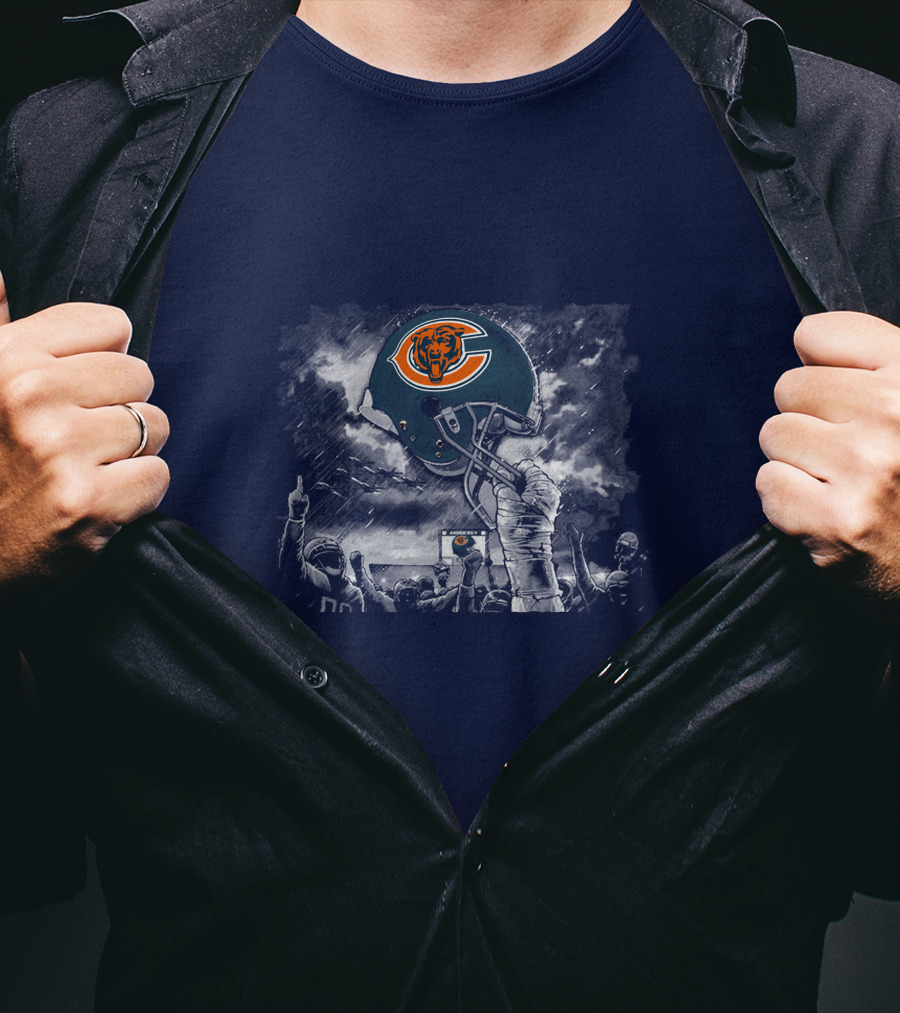 Chicago Bears Helmet Iconic 51 Team Celebration T-Shirt