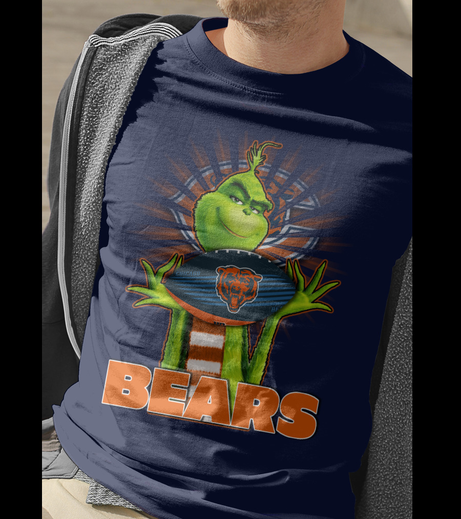 Grinch Holding Chicago Bears Football BEARS T-Shirt