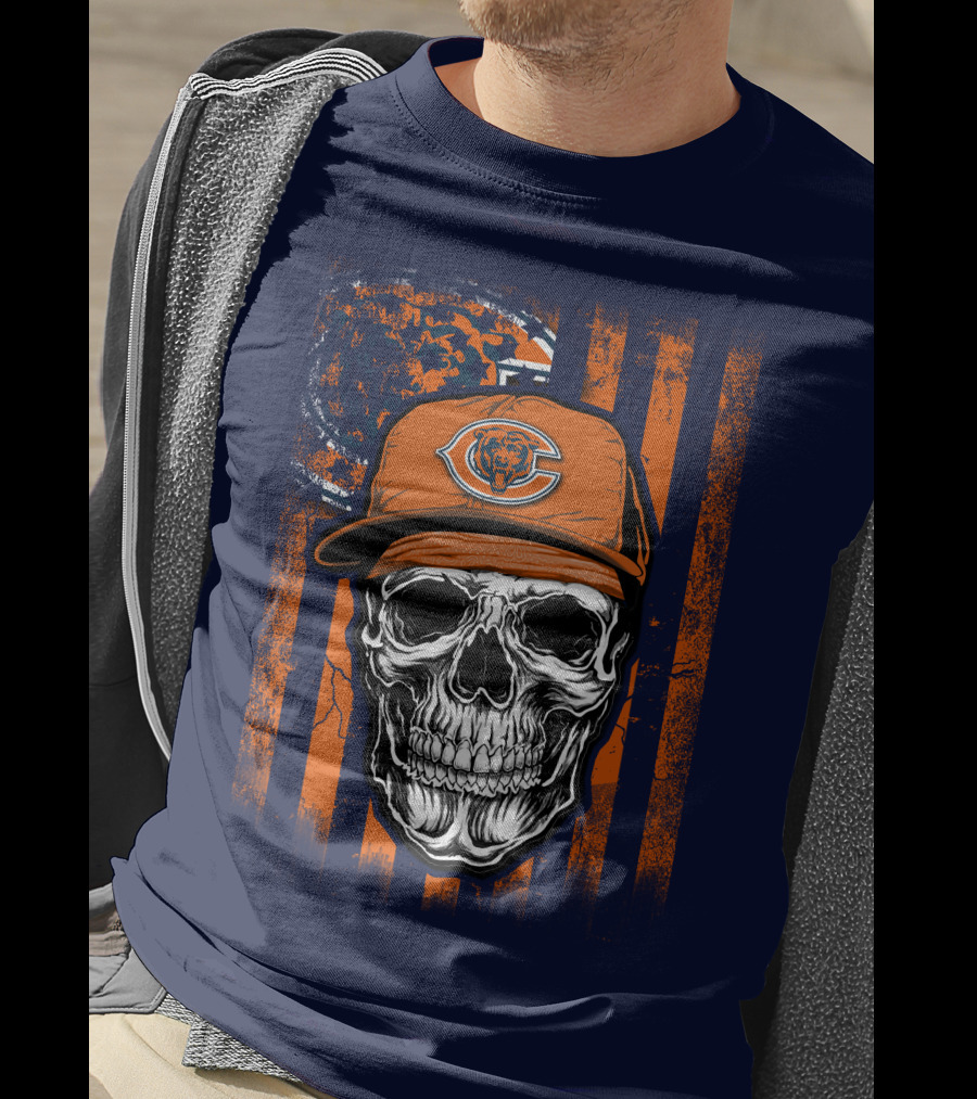 Skull V1 Chicago Bears Fan Skull Wearing Team Cap With Logo And Flag T-Shirt