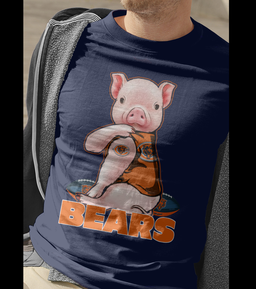 Pig In Chicago Bears Jersey With Football And Logo BEARS T-Shirt