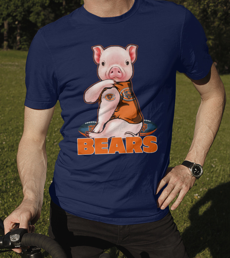 Pig In Chicago Bears Jersey With Football And Logo BEARS T-Shirt