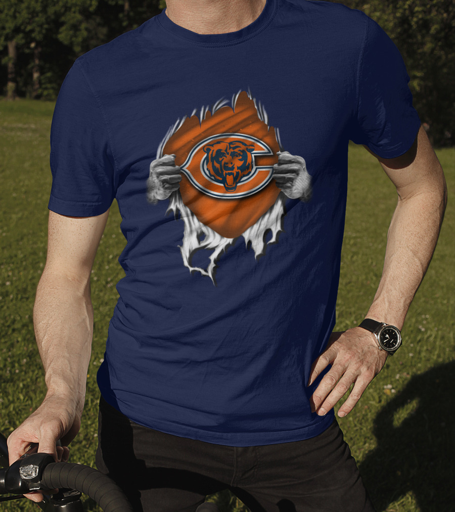 Torn CHICAGO BEARS Logo With Rip Effect Hands T-Shirt