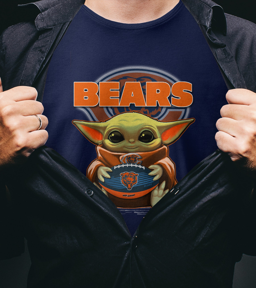 Yoda BEARS Baby Holding Chicago Football T-Shirt