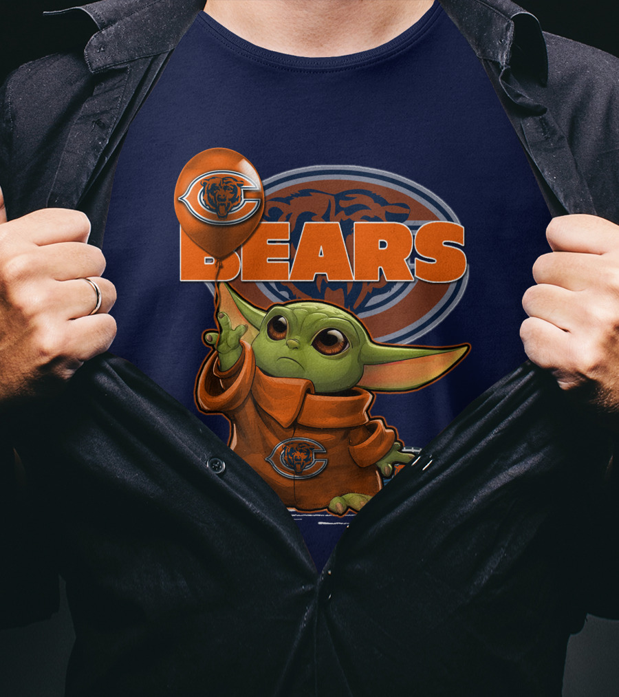 Yoda Chicago Bears Balloon And Football T-Shirt