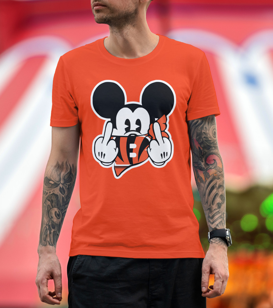Cincinnati Bengals 29 Mickey Mouse Football Fan Gesture T-Shirt