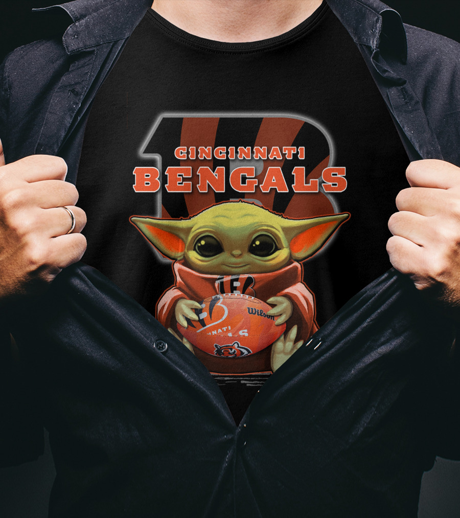 Cincinnati Bengals Yoda Holding Football T-Shirt