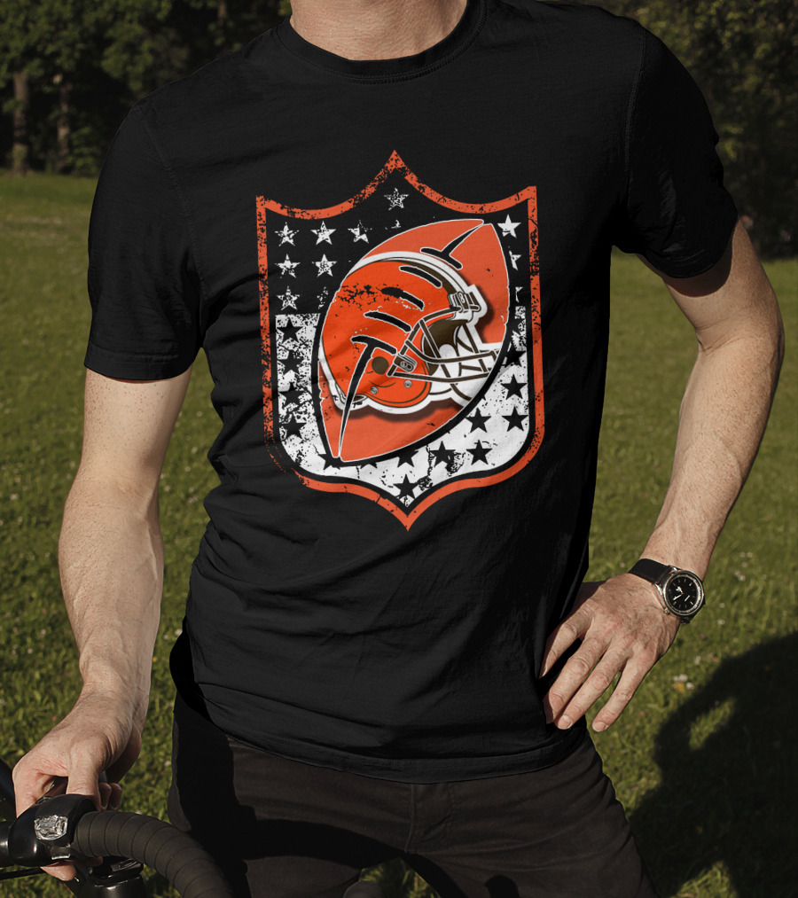 Cleveland Browns Helmet Stars And Stripes T-Shirt