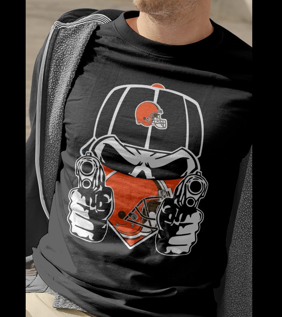 Cleveland Browns Helmet And Dual Pistols T-Shirt