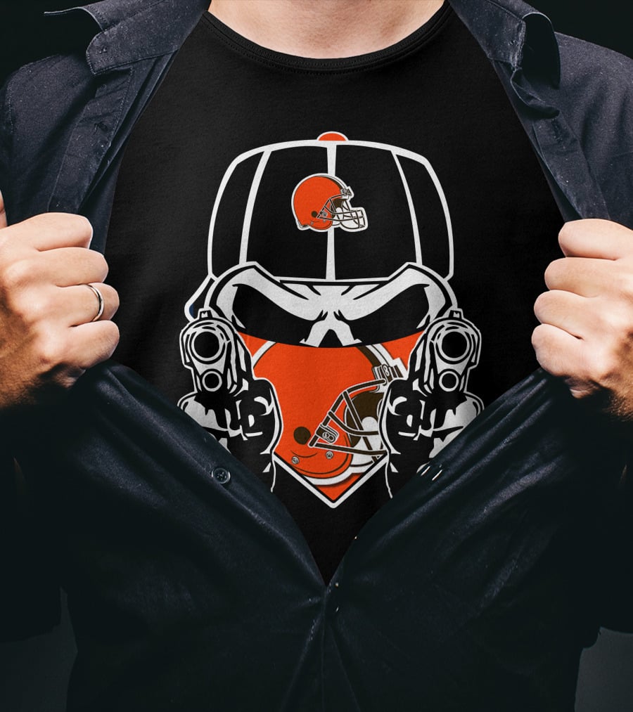 Cleveland Browns Helmet And Dual Pistols T-Shirt