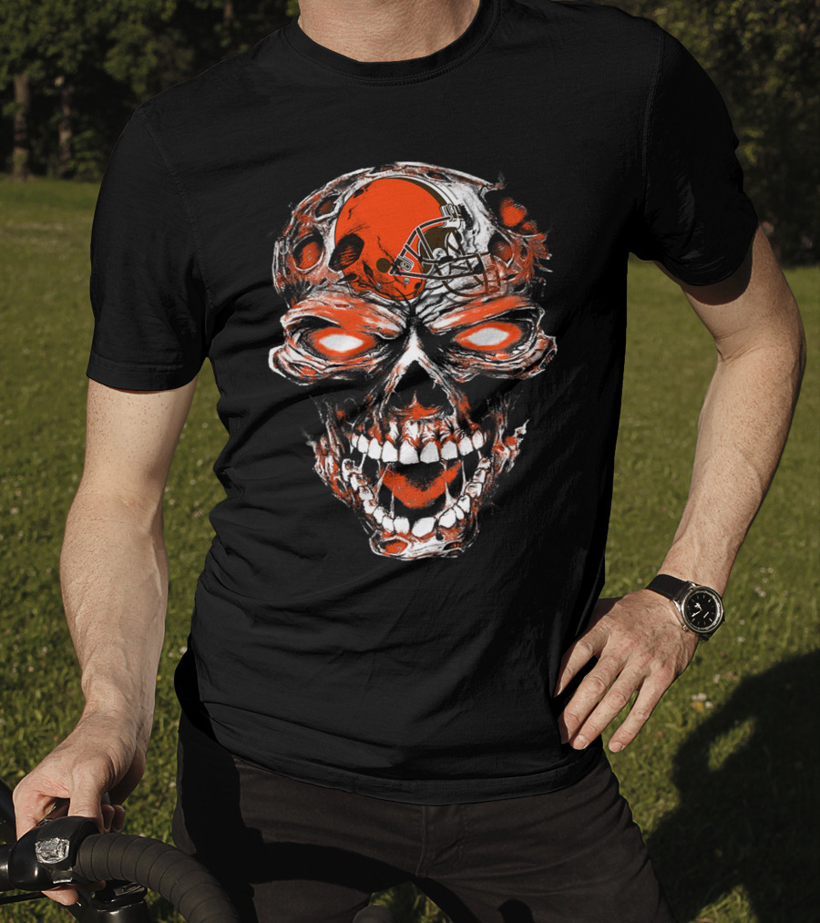 Cleveland Browns Skull Design 43 Orange Helmet Football Fan T-Shirt