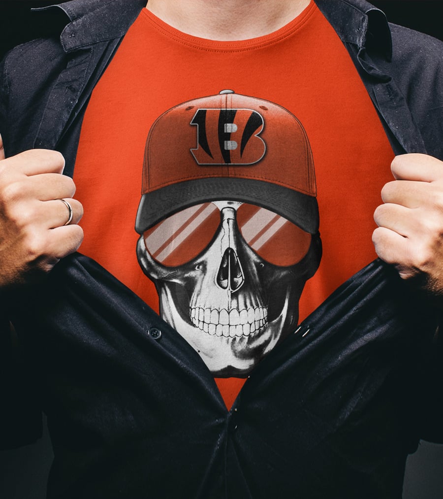 Cincinnati Bengals Skull With Team Logo Hat And Sunglasses T-Shirt