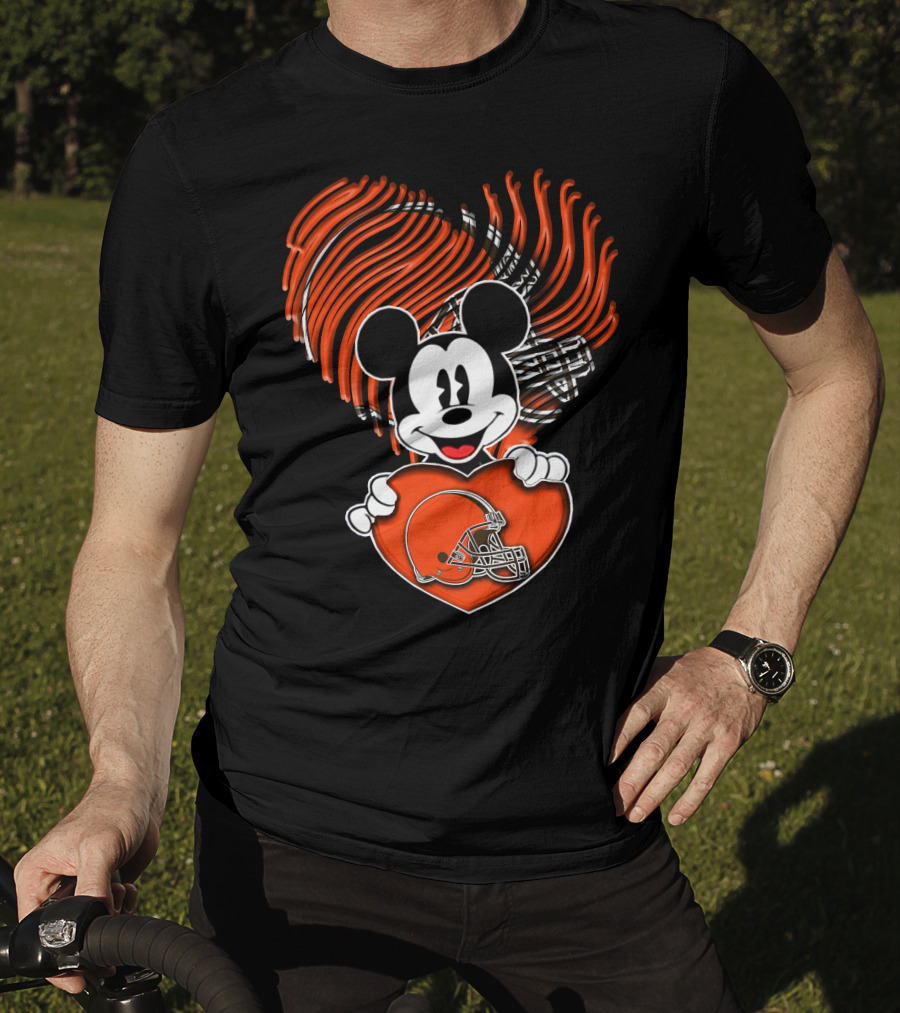 Mick Holding Cleveland Browns Heart Fingerprint Background T-Shirt