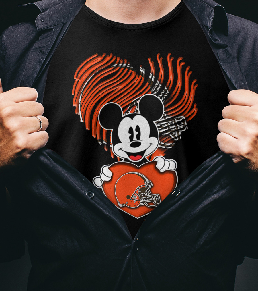 Mick Holding Cleveland Browns Heart Fingerprint Background T-Shirt