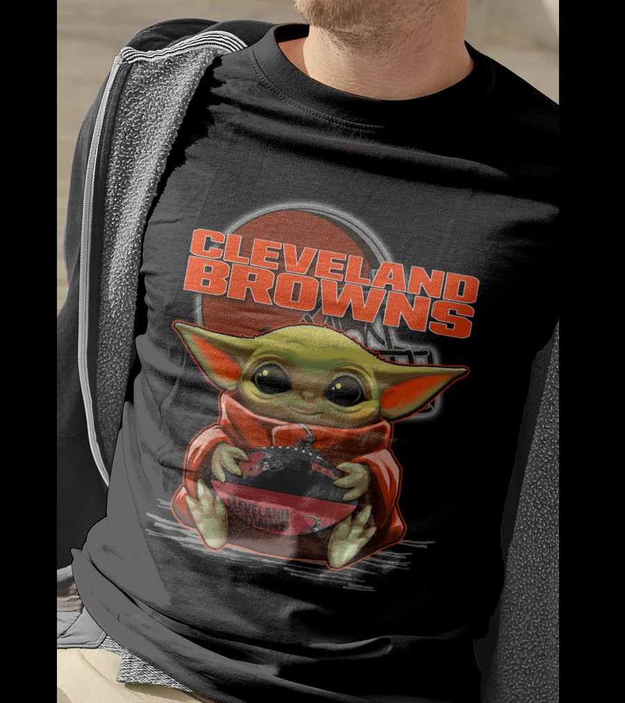 Yoda Cleveland Browns Football Holding Baby Yoda Fan T-Shirt