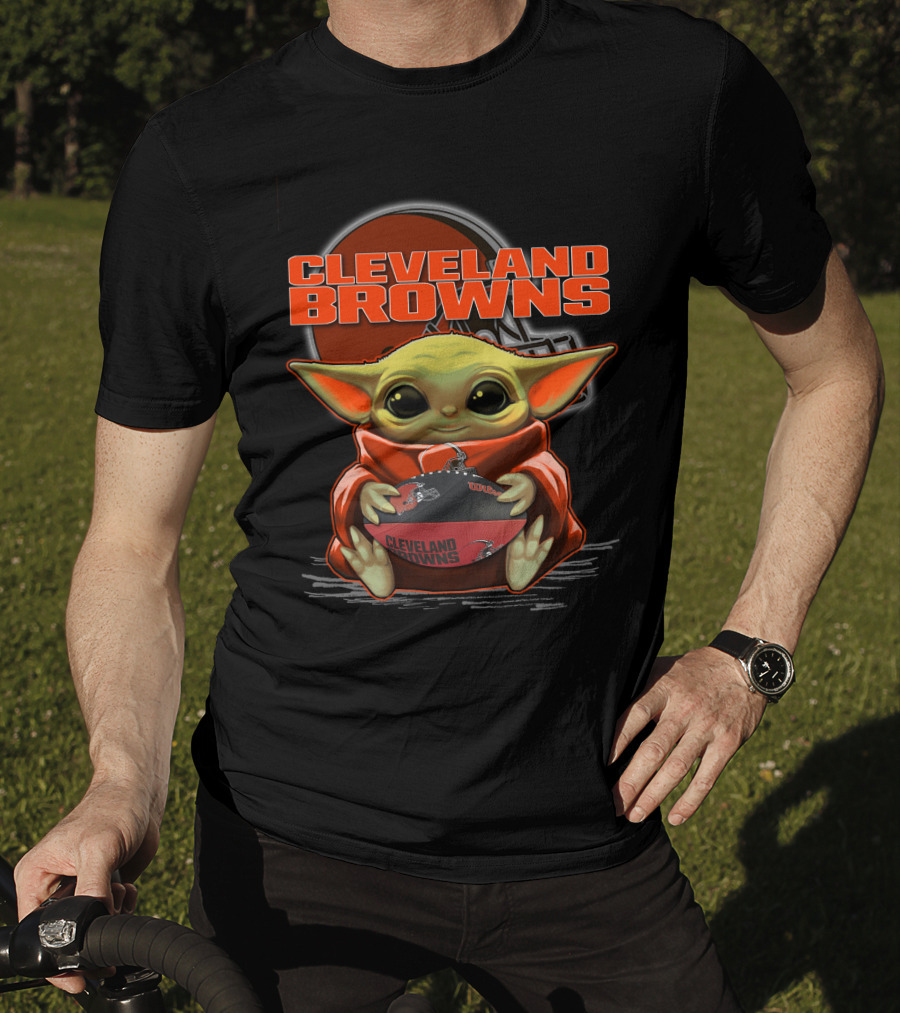 Yoda Cleveland Browns Football Holding Baby Yoda Fan T-Shirt