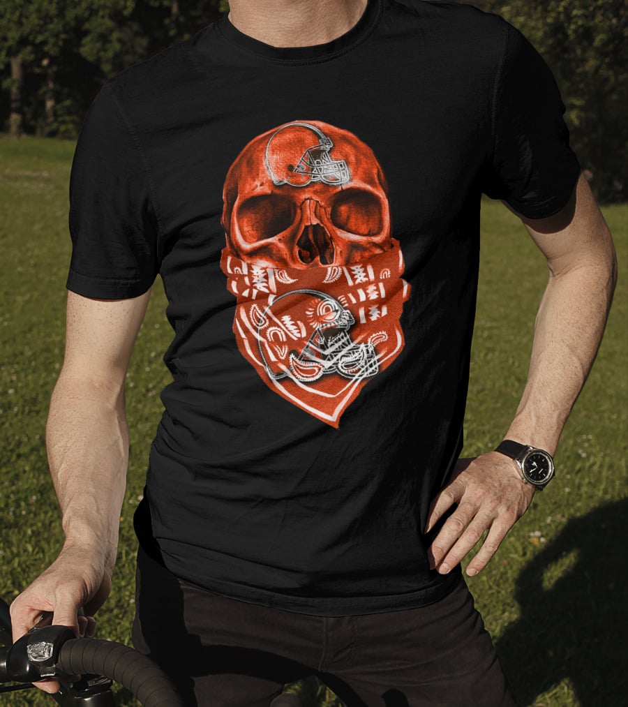 Skull Cleveland Browns Helmet Bandana T-Shirt