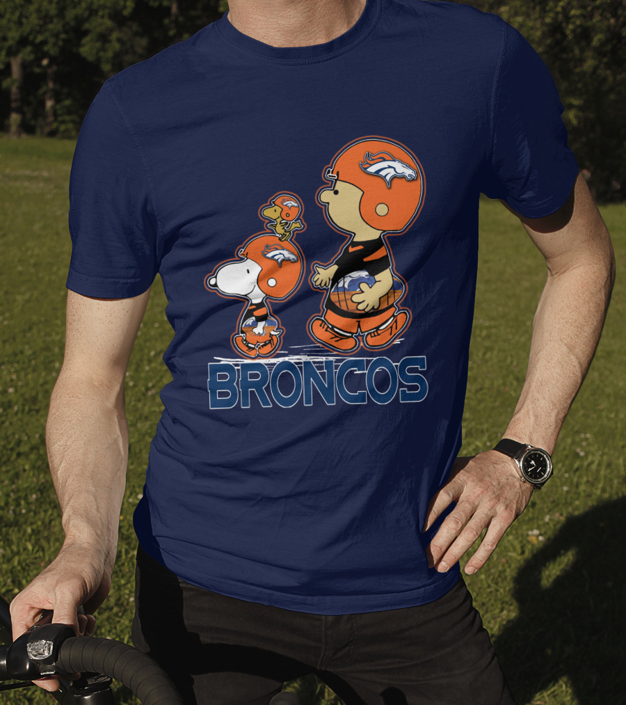 Snpfootball Denver Broncos Peanuts Characters Helmet T-Shirt