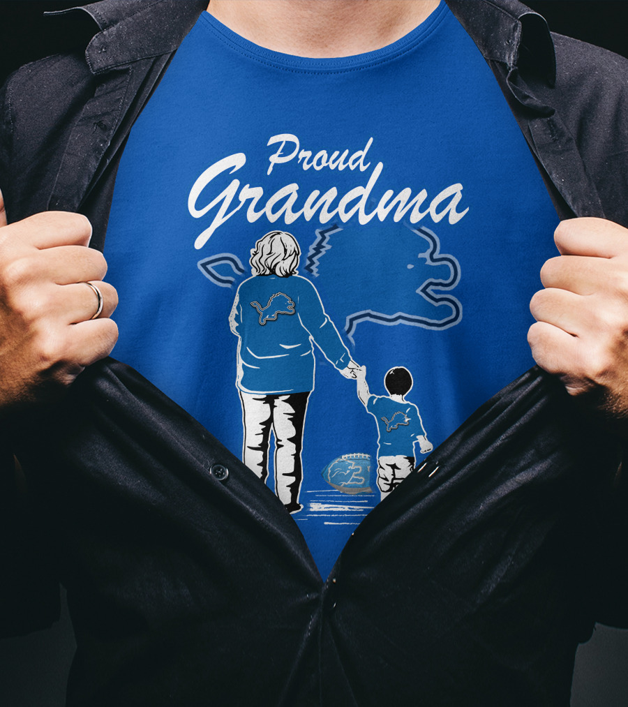 Proud Grandma Detroit Lions Fan With Child And Football With Lion T-Shirt