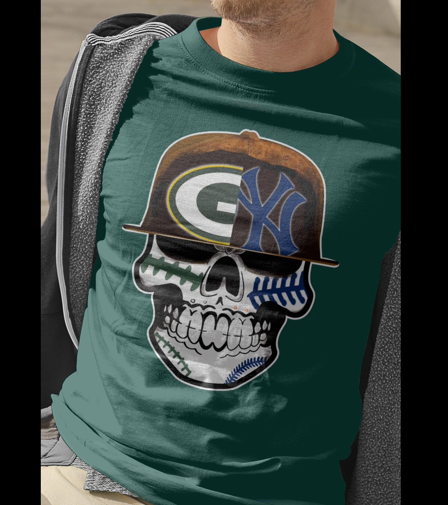 Green Bay Packers New York Yankees Split Skull Cap T-Shirt