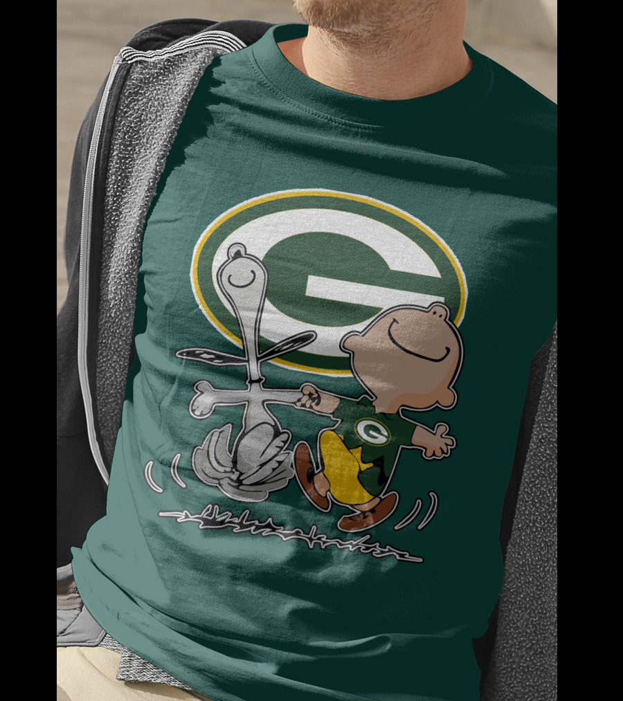 Green Bay Packers Snoopy Charlie Brown Fan Celebration T-Shirt
