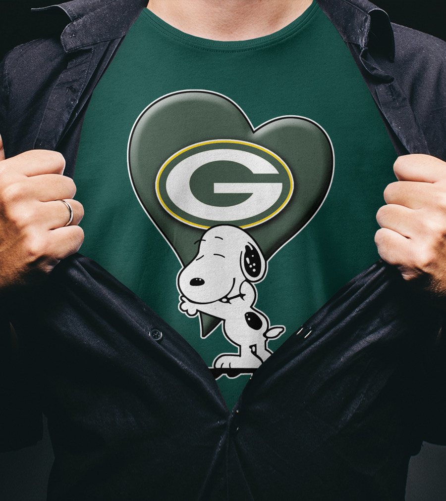 Snoopy Hugging Heart With Green Bay Packers T-Shirt