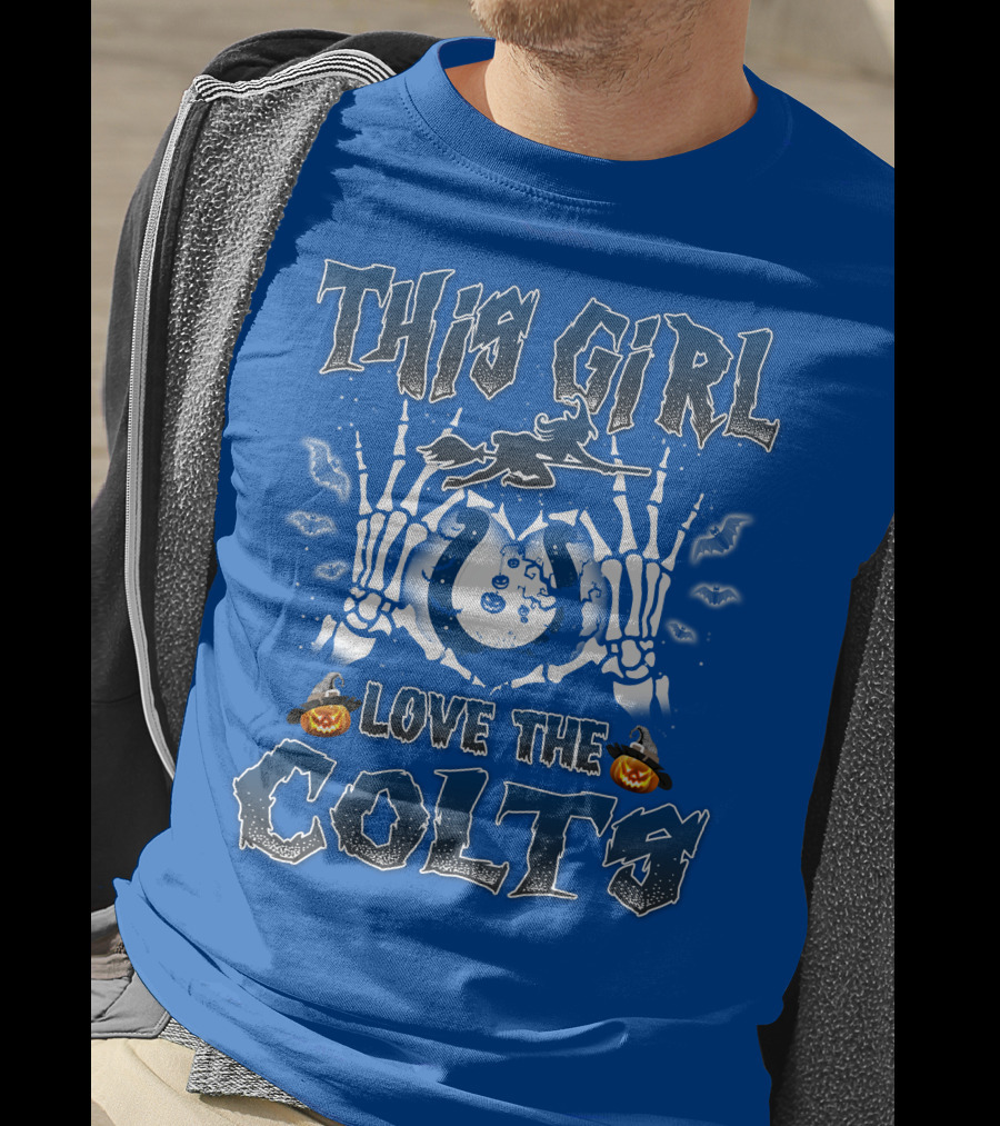This Girl Love The Colts Halloween Skeleton Hands Pumpkin T-Shirt