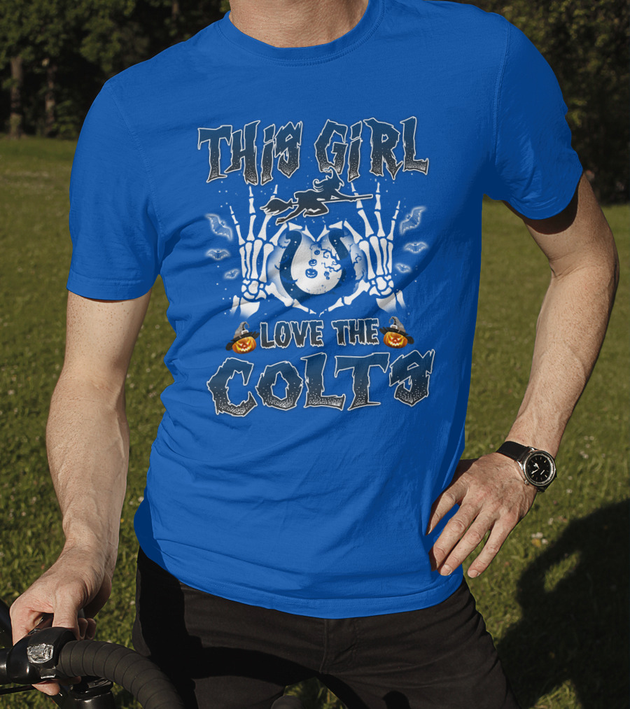 This Girl Love The Colts Halloween Skeleton Hands Pumpkin T-Shirt