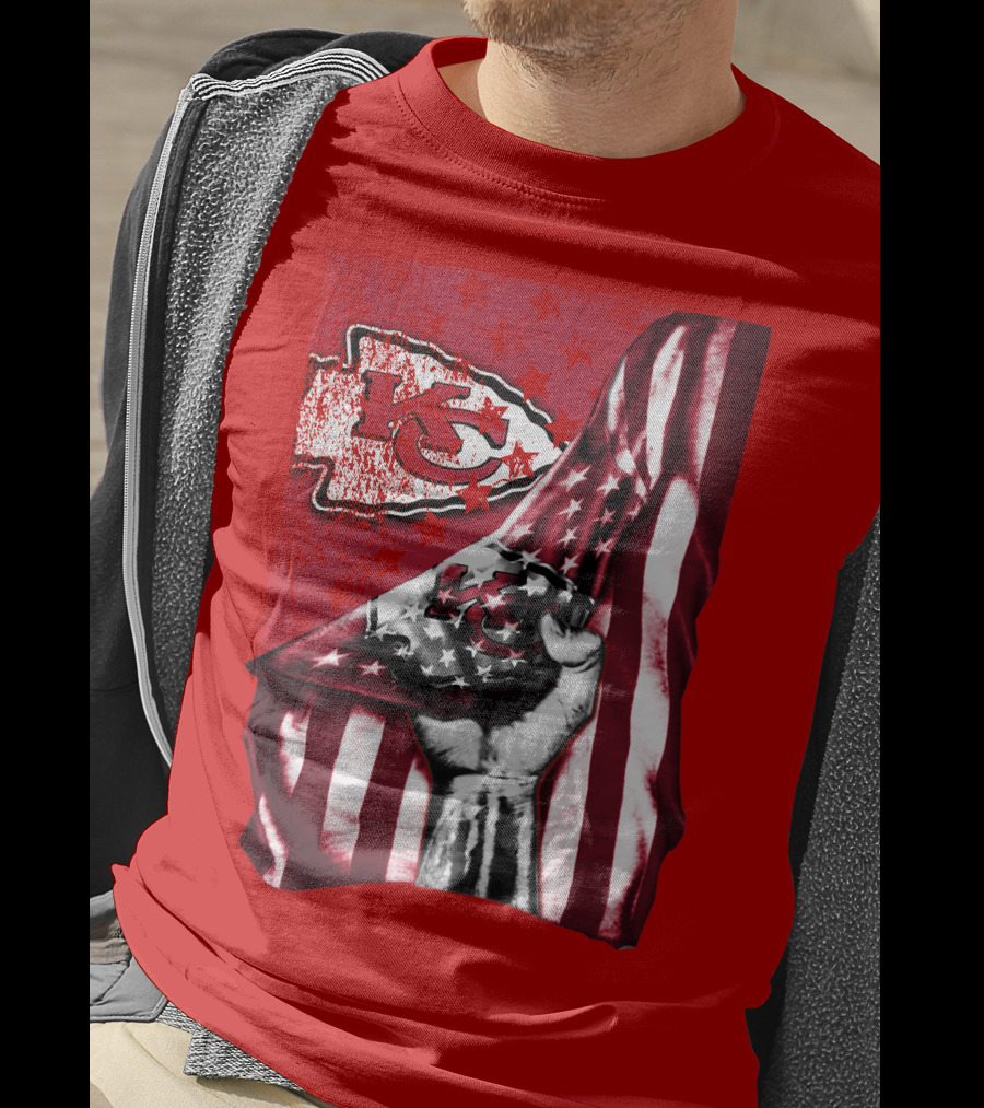 Kansas City Chiefs Arrowhead With American Flag Motif T-Shirt