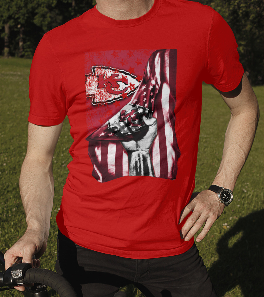 Kansas City Chiefs Arrowhead With American Flag Motif T-Shirt