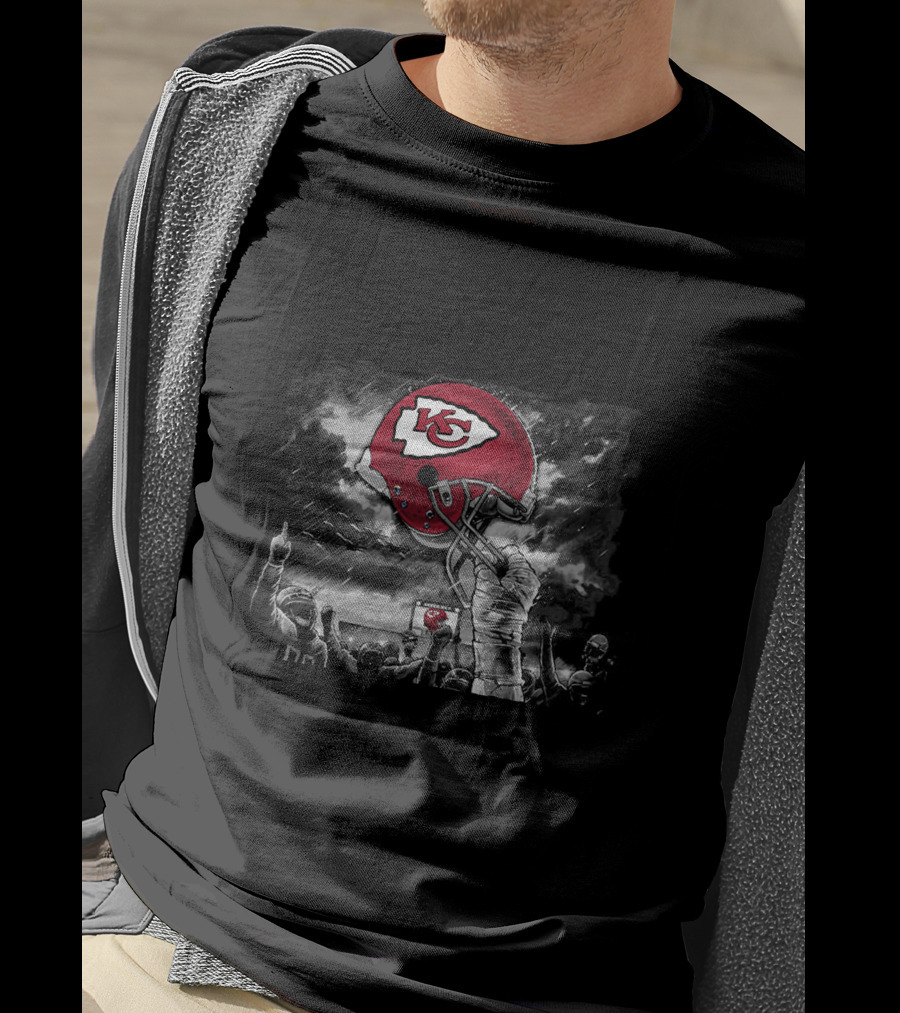 Kansas City Chiefs Helmet Victory Celebration With Players And Fans T-Shirt