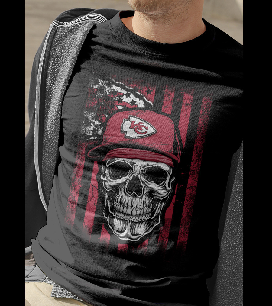 Kansas City Chiefs Skull With Red Cap And Flag Background T-Shirt