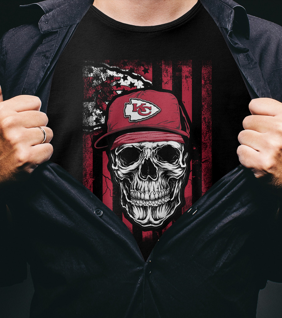 Kansas City Chiefs Skull With Red Cap And Flag Background T-Shirt
