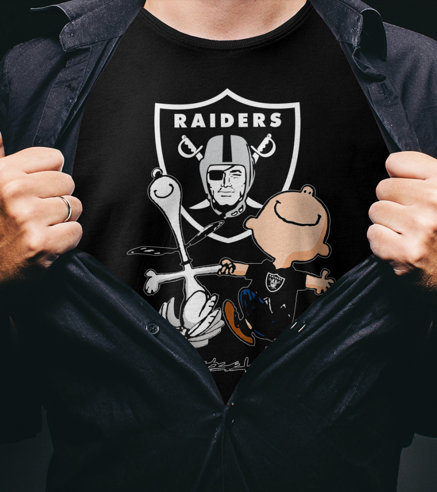 Snoopy Dancing With Charlie Brown Oakland Raiders T-Shirt