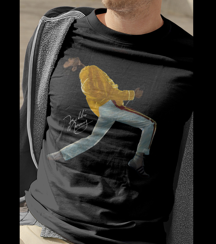 Freddie Mercury Wembley Yellow Jacket Live Pose T-Shirt