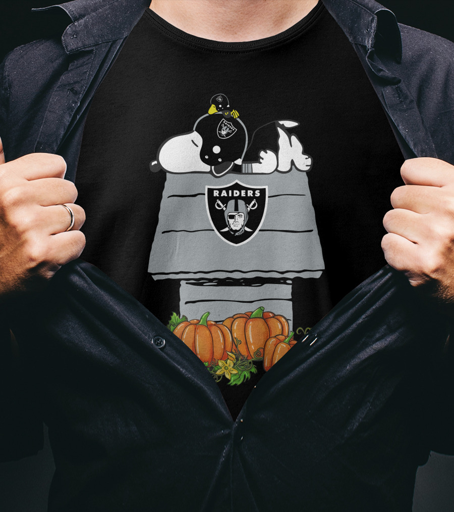 Oakland Raiders Snoopy Doghouse With Helmet And Pumpkins T-Shirt