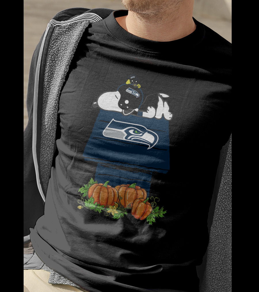 Seattle Seahawks Snoopy Doghouse Halloween Pumpkins T-Shirt