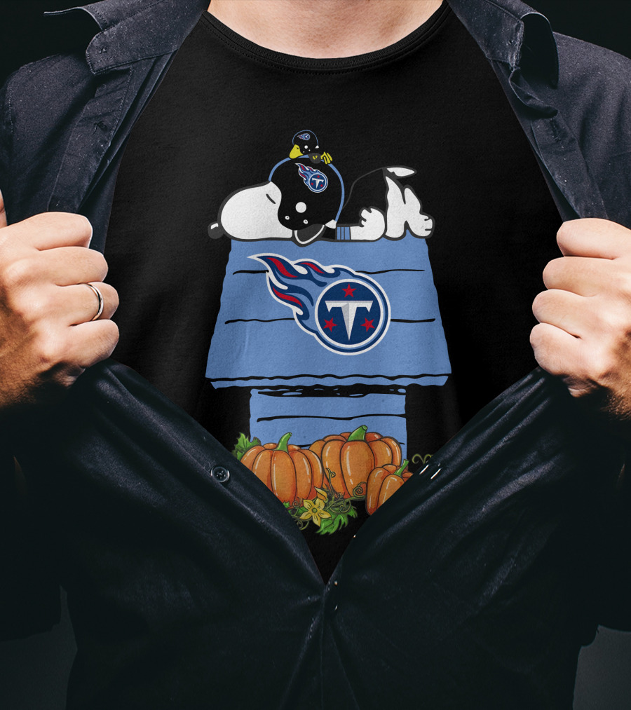 Tennessee Titans Snoopy Pumpkin Halloween Doghouse T-Shirt