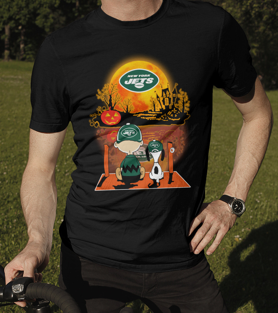 New York Jets Halloween Snoopy And Charlie Brown With Pumpkin T-Shirt